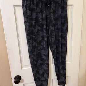 Kyoden Women’s Camouflage Jogger Pants